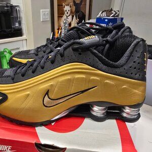 Nike Shox R4 Black-Metallic Gold Womens Sz 7.5 US [AR3565-005] Shoes NEW